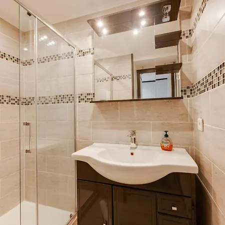 Appartement Chaleureux Plein Centre Et Proche Du